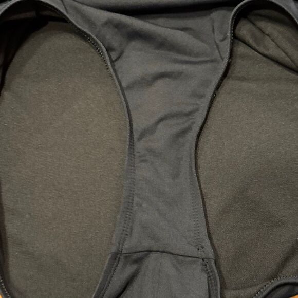 Liz Claiborne Black Ruched One Piece Swimsuit Women’s US 14 - Picture 8 of 9